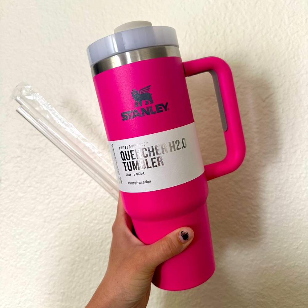 Stanley Brand New In Box 40 oz Fuchsia Quencher H2.0 Flowstate